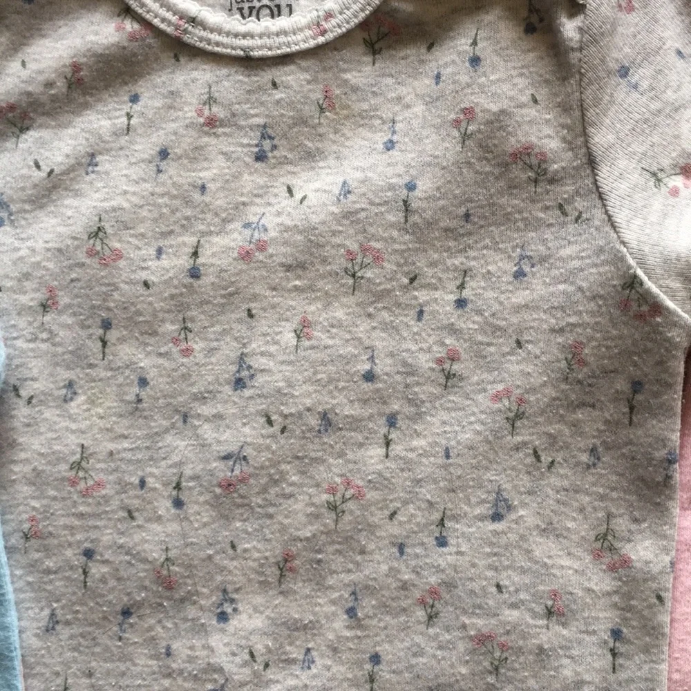 Carter’s toddler girls Bundle of 5 pcs. Sz 18 mo - Picture 3 of 6